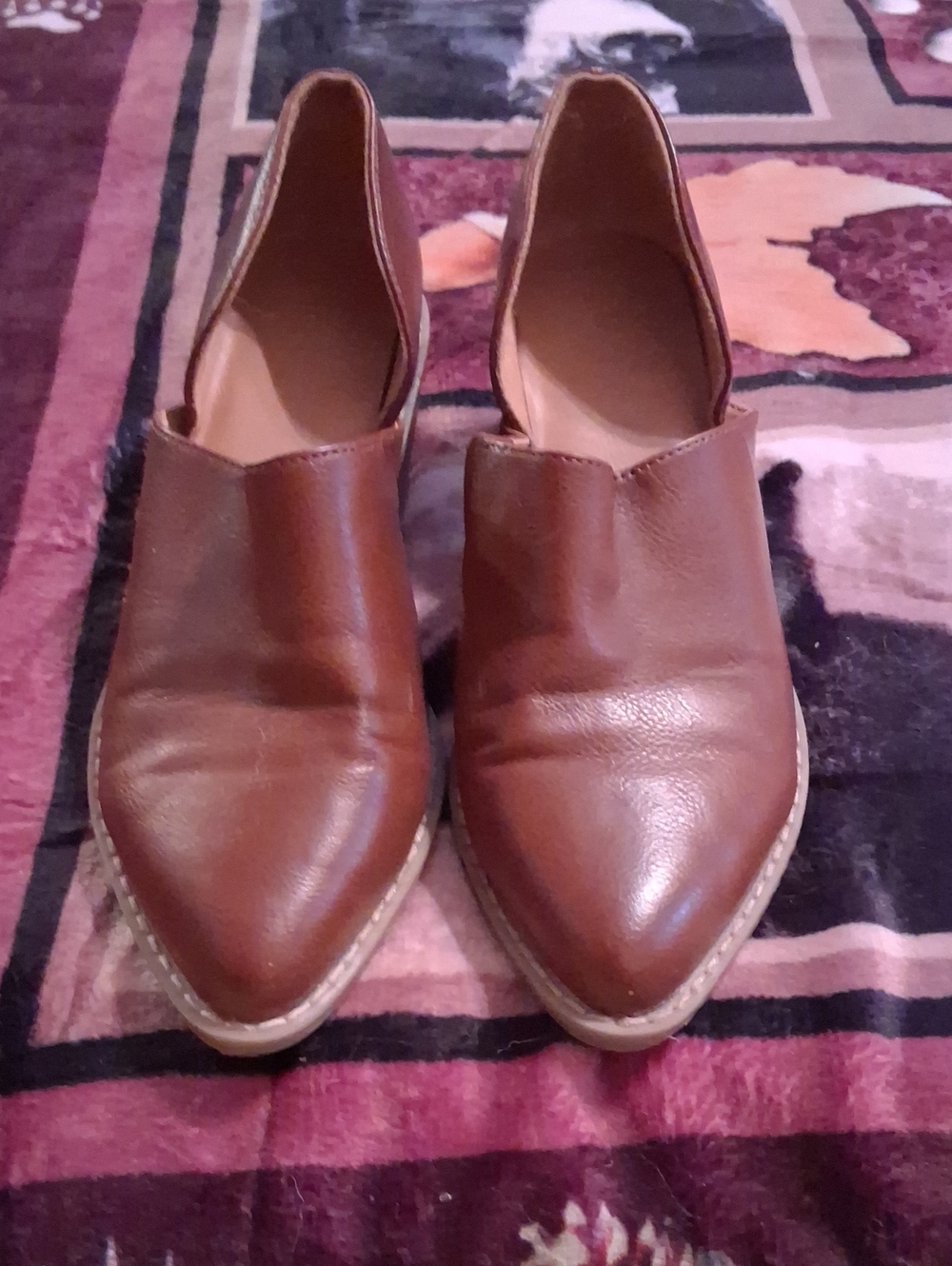 Universal Thread Womens Chestnut Brown Pointed Slip-On Loafers